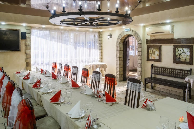 Малый зал в «Таверна «Колесо»» фотография №1