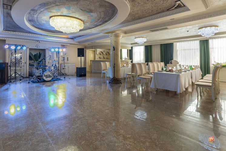 Большой зал в «AMICI» фотография №5