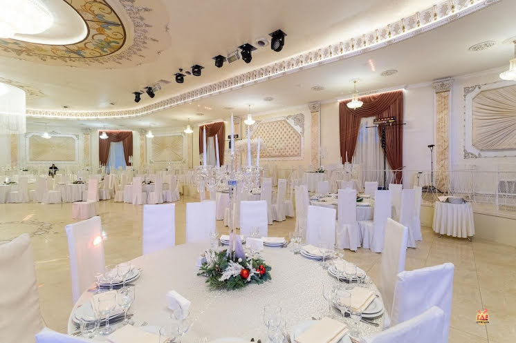 Большой банкетный зал в «Колизей Холл» фотография №3