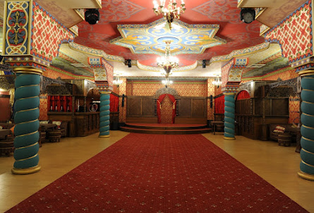 Восточный зал  в Восточный зал 