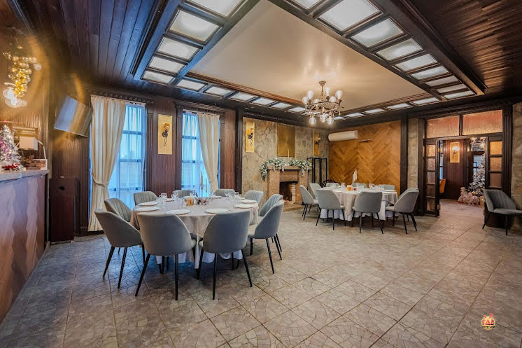 Зал с камином в «Бирюзовое» фотография №17