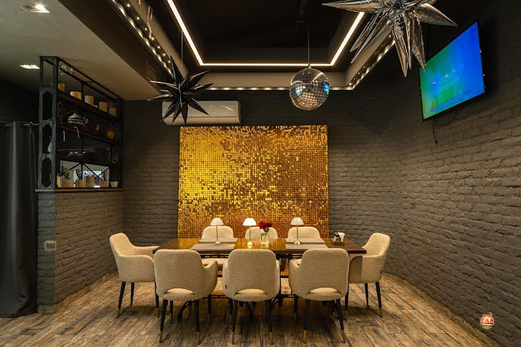 Основной зал в «Belle Famille» фотография №1