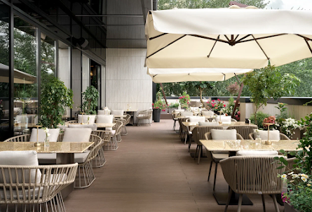 Летняя веранда  в Малый VIP-зал 