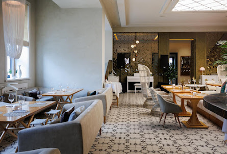 Главный зал в Зал «Антресоль»