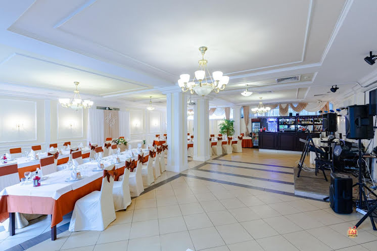 Основной зал в «Зизифора» фотография №14