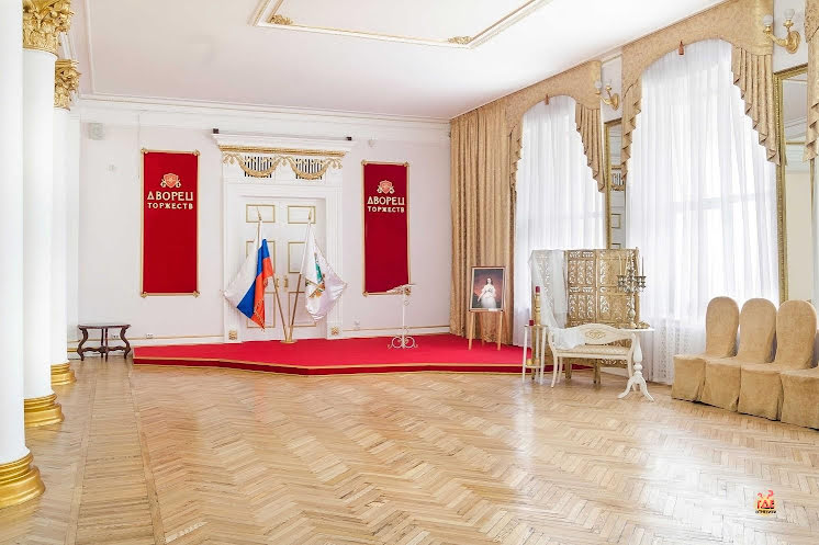 Зал «Колонный» в «Дворец Торжеств» фотография №1