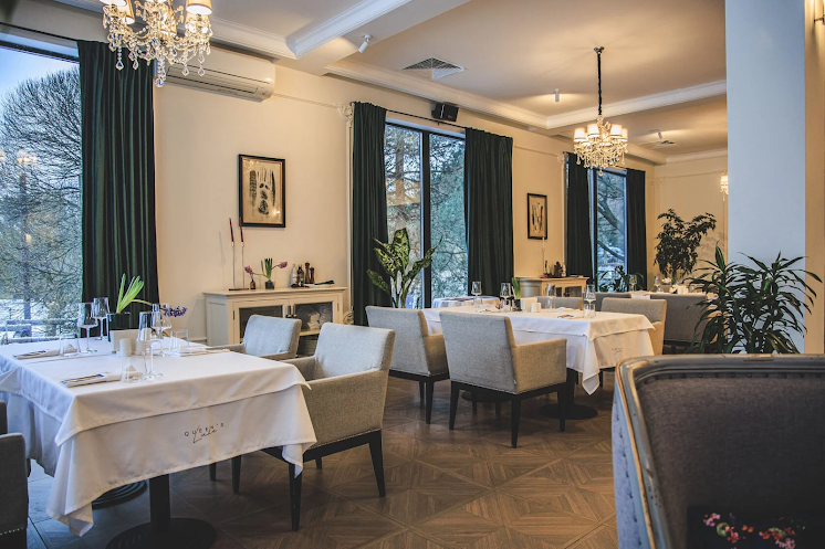 Банкетный зал  в «Queen's Lake» фотография №3