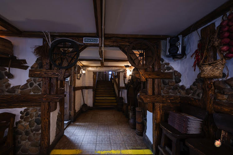 Зал ресторана  в «Три перца» фотография №4