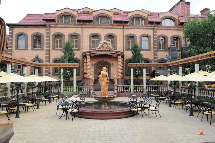 Золотой зал  в «Весенний дворец» фотография №11