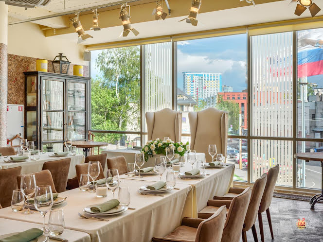 Банкетный зал в «MITRICH STEAKHOUSE» фотография №5