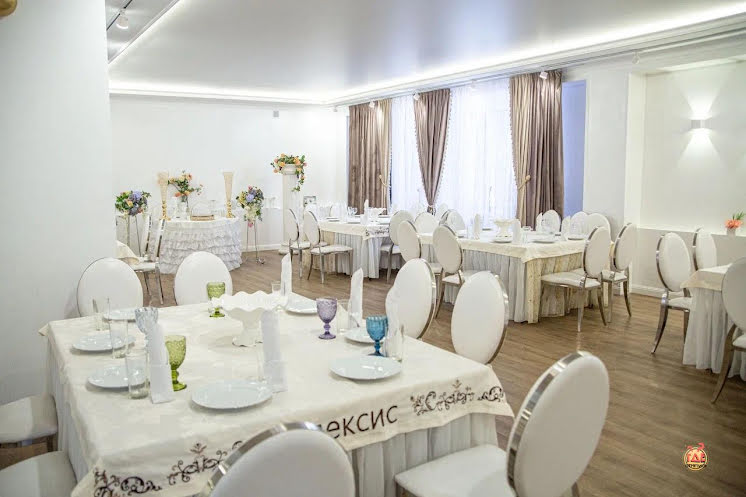 Зал на 50 человек в «Алексис» фотография №1