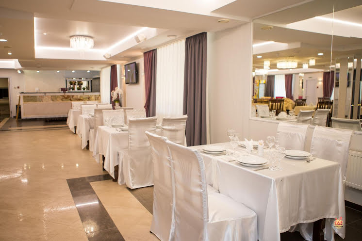 Зал на 100 человек в «Континент-Хауз» фотография №6