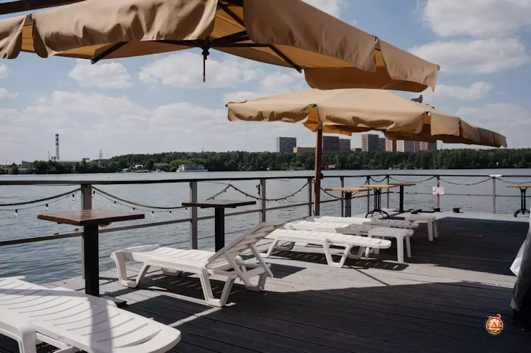 Понтон на воде Marea в «Плакучая Ива & Marea» фотография №1