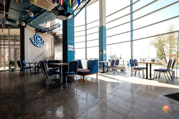 Бар «Бросай якорь» в «Коматек» фотография №4