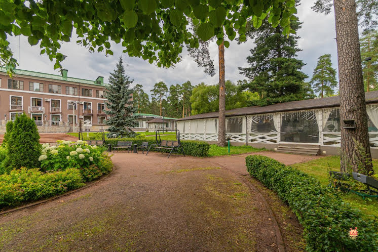 Летняя терраса в «Птички и Ягоды» фотография №1