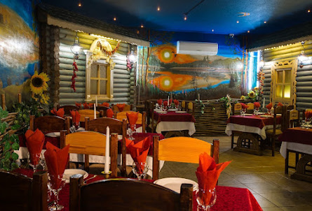 Верхний зал в Нижний зал