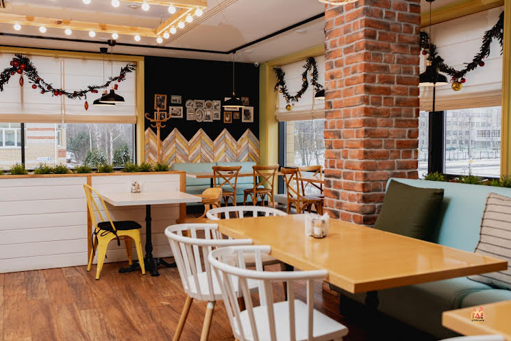 Основной зал в «Избушка на Михалевском» фотография №10