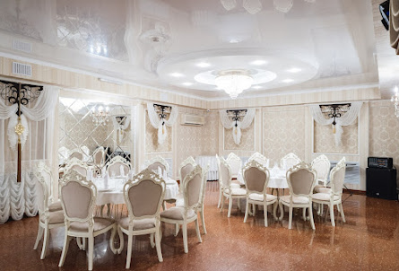 Средний зал в Бильярдная комната