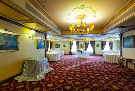 Диванный зал в Каминный зал