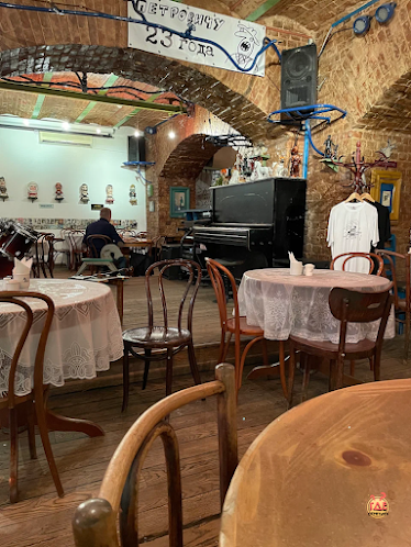 Основной зал  в «Клуб Петрович» фотография №11