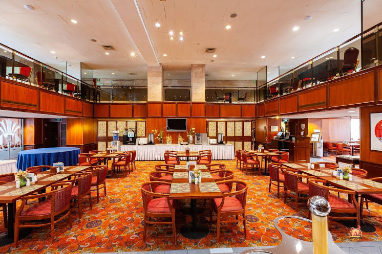 Ресторан «Брассери Эрте» в «Азимут Отель Аэростар» фотография №19