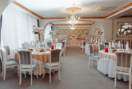 Большой зал в Малый зал