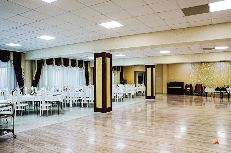 Большой банкетный зал  в «Урал» фотография №3