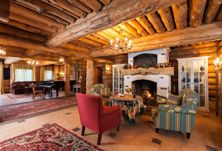 Зал «Дача таёжика» в Зал «Библиотека»