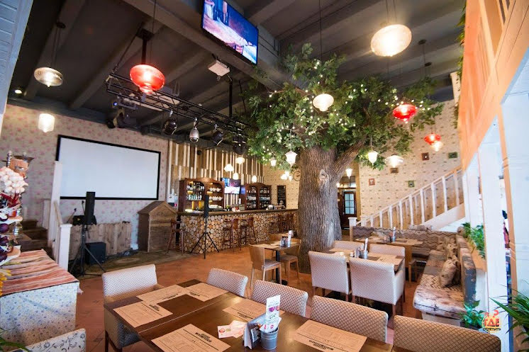 Основной зал в «У нас на даче» фотография №2