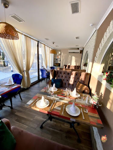 Закрытая веранда в «Српска Кафана на Кубанской набережной» фотография №7