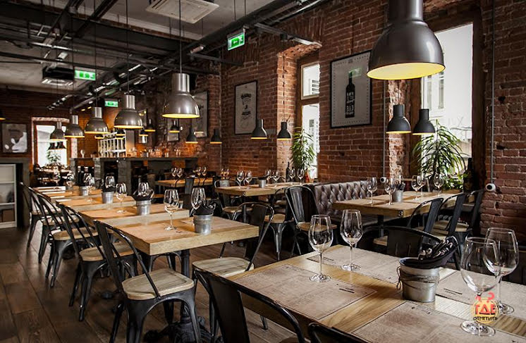 Основной зал в «Хлеб и вино на Тверской» фотография № 1