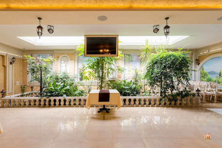 Греческий зал "Greek Hall" в «NewsPub» фотография №3