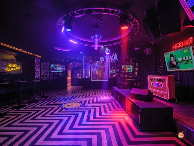 Основной зал в «Руки Вверх!» фотография №6