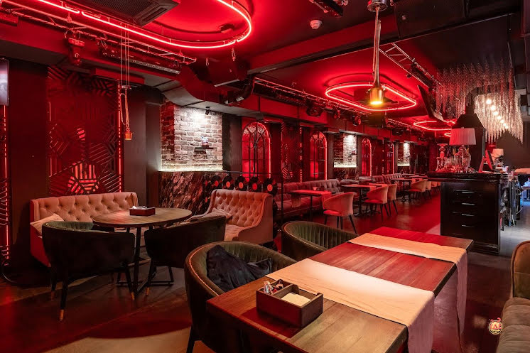 Зал бара в «Бард&Укулеле» фотография №10