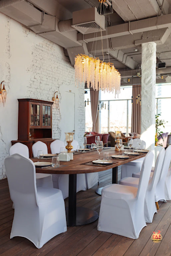 Зал на 2 этаже  в «Сытый лось на Большой Семёновской» фотография №1