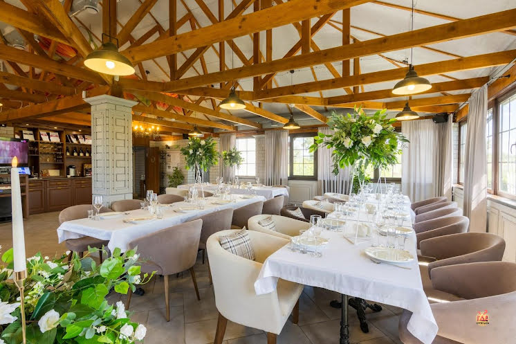 Ресторан у озера в «Вилла София» фотография №16