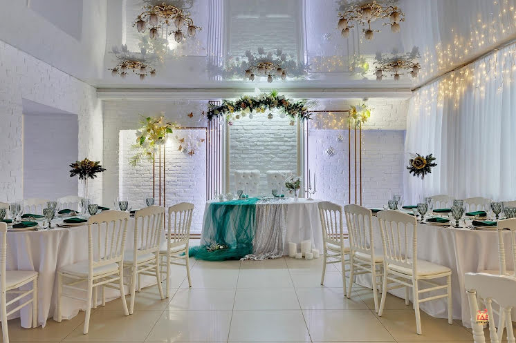 Большой зал в «Мон Амур» фотография №6