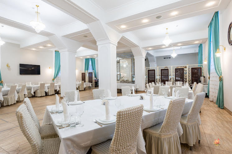 Большой зал в «Frezeroff Hall» фотография №1