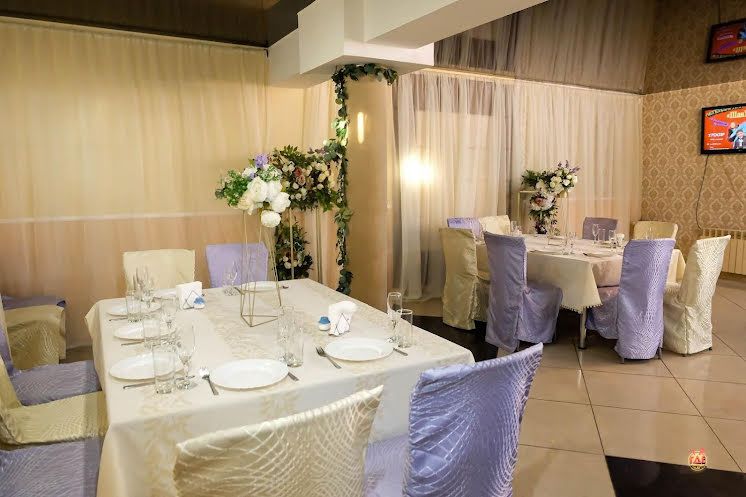 Большой зал в «Изобилие» фотография №1