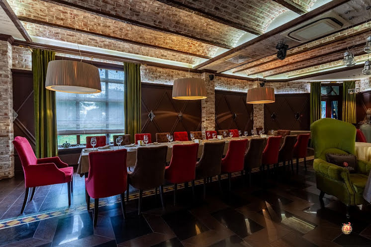 Основной зал в «Familia» фотография №10