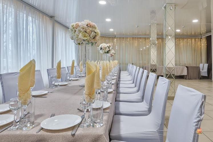 Нижний зал  в «Белая стрекоза» фотография №16