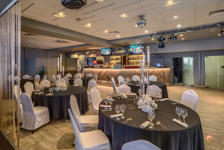 Большой зал ресторана в «Monet» фотография №13