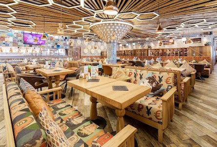 Большой зал в Малый зал 