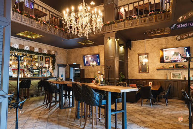 Зал на первом этаже  в «Лев Николаевич» фотография №6