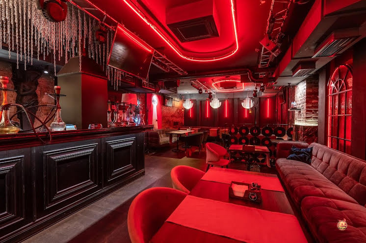 Зал бара в «Бард&Укулеле» фотография №16