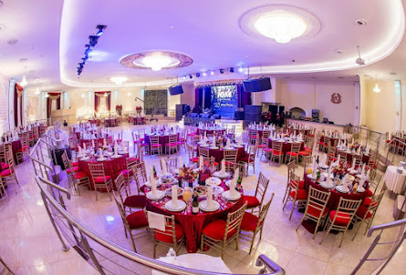 Большой банкетный зал в Малый банкетный зал