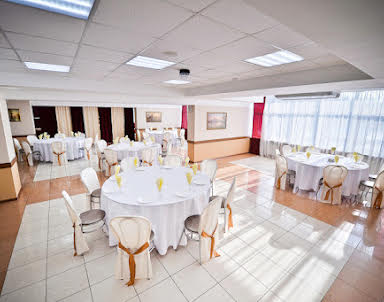  ресторан Нежинка