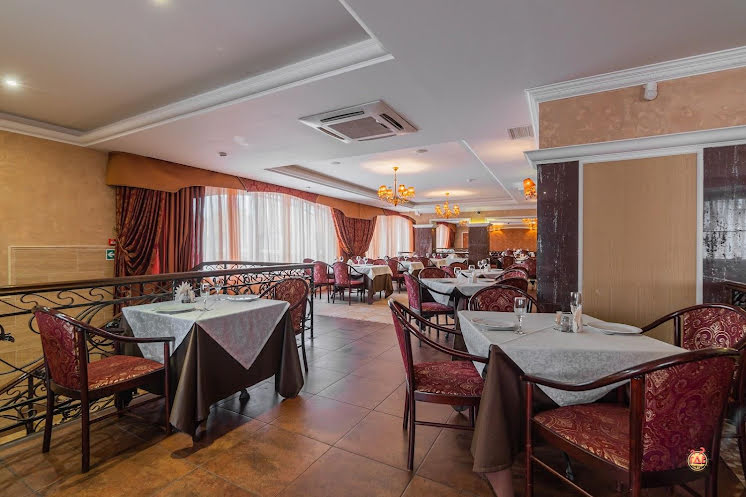 Основной зал второго этажа в «Старый Пловдив» фотография №11