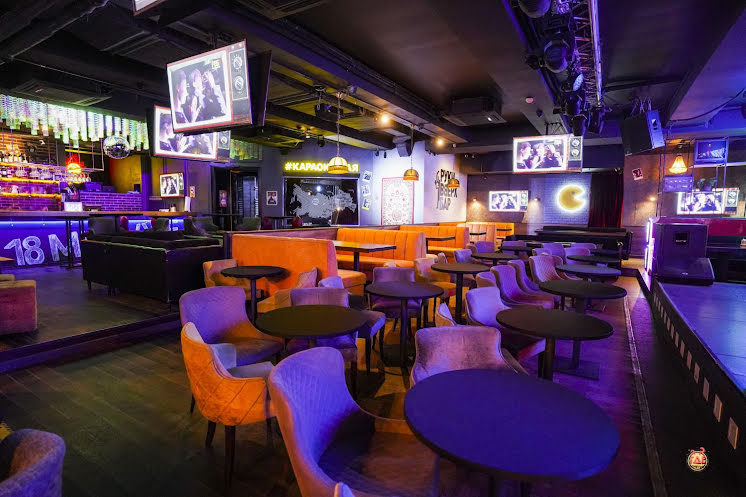 Основной зал  в «Руки ВВерх! Бар на Тверской» фотография №4