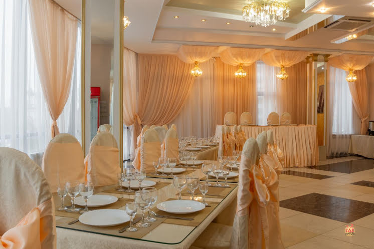 Зал «Персиковый» в «У Озера ​на Героев Космоса» фотография №4